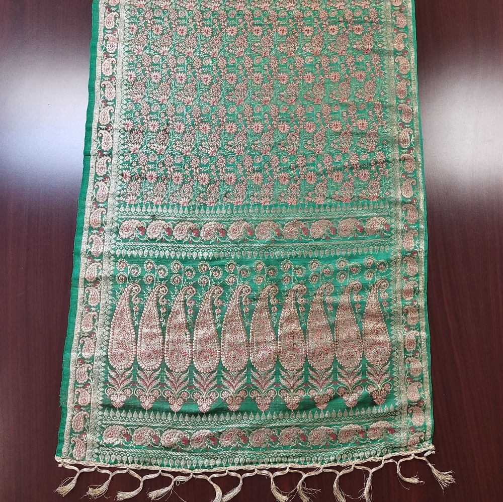 SILK Woven Table Runner - NWOT - Picture 1 of 8